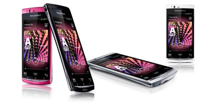 Sony Ericsson Xperia Arc S Tips-up Just in Time to Combat Apple iPhone 5