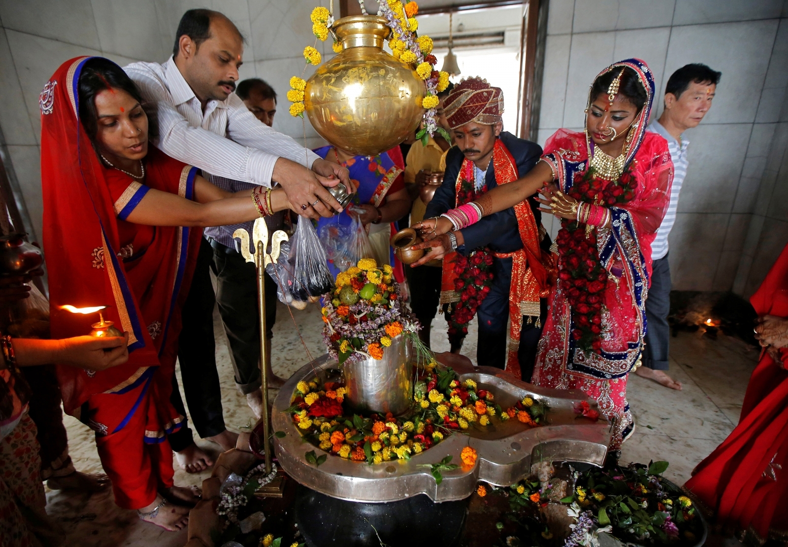 Какой день в индии. Индийская свадьба сухагин. Индийские ритуалы. Традиции Индии. Праздники индуизма.