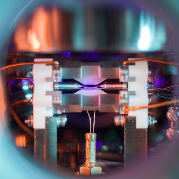 Single atom image