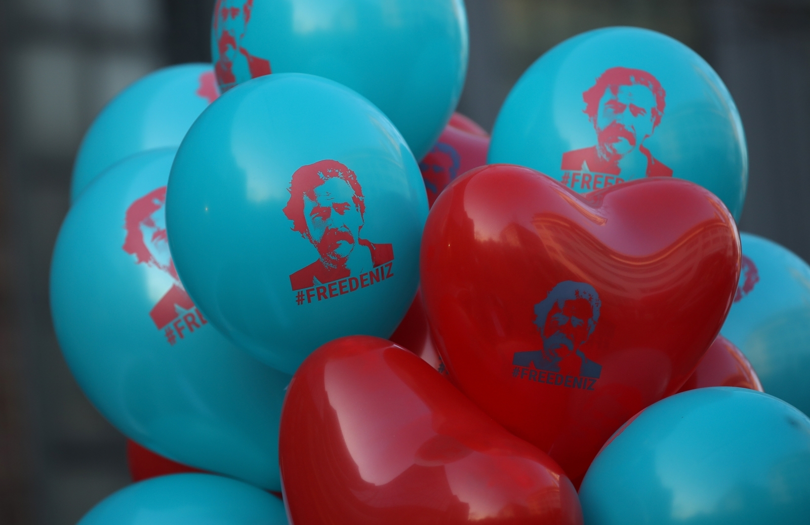Free Deniz Yucel balloons in Germany Free Deniz Yucel balloons in Germany