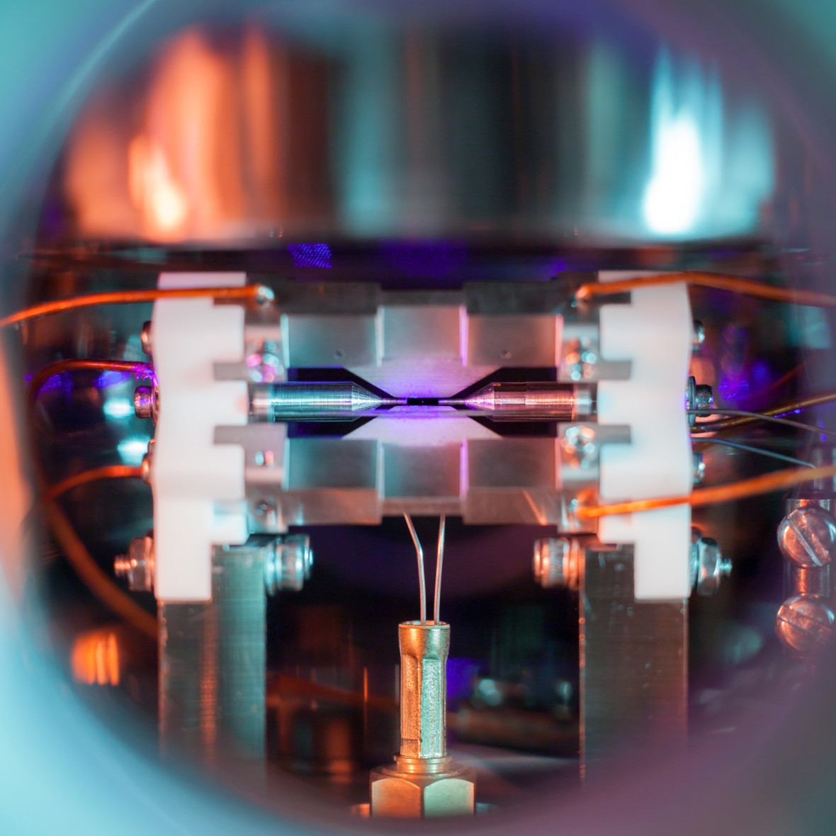 Single atom in Ion trap Single atom in Ion trap