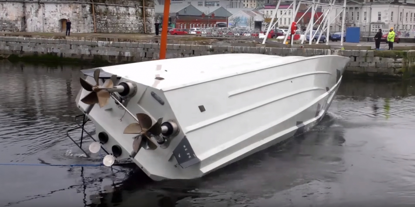 'Thunder Child' – Watch this boat with crew inside flip 