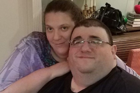 Robert Buchel (r), with his fiancée Kathryn Lemanski, died after dropping almost half his weight in five months for a TV show