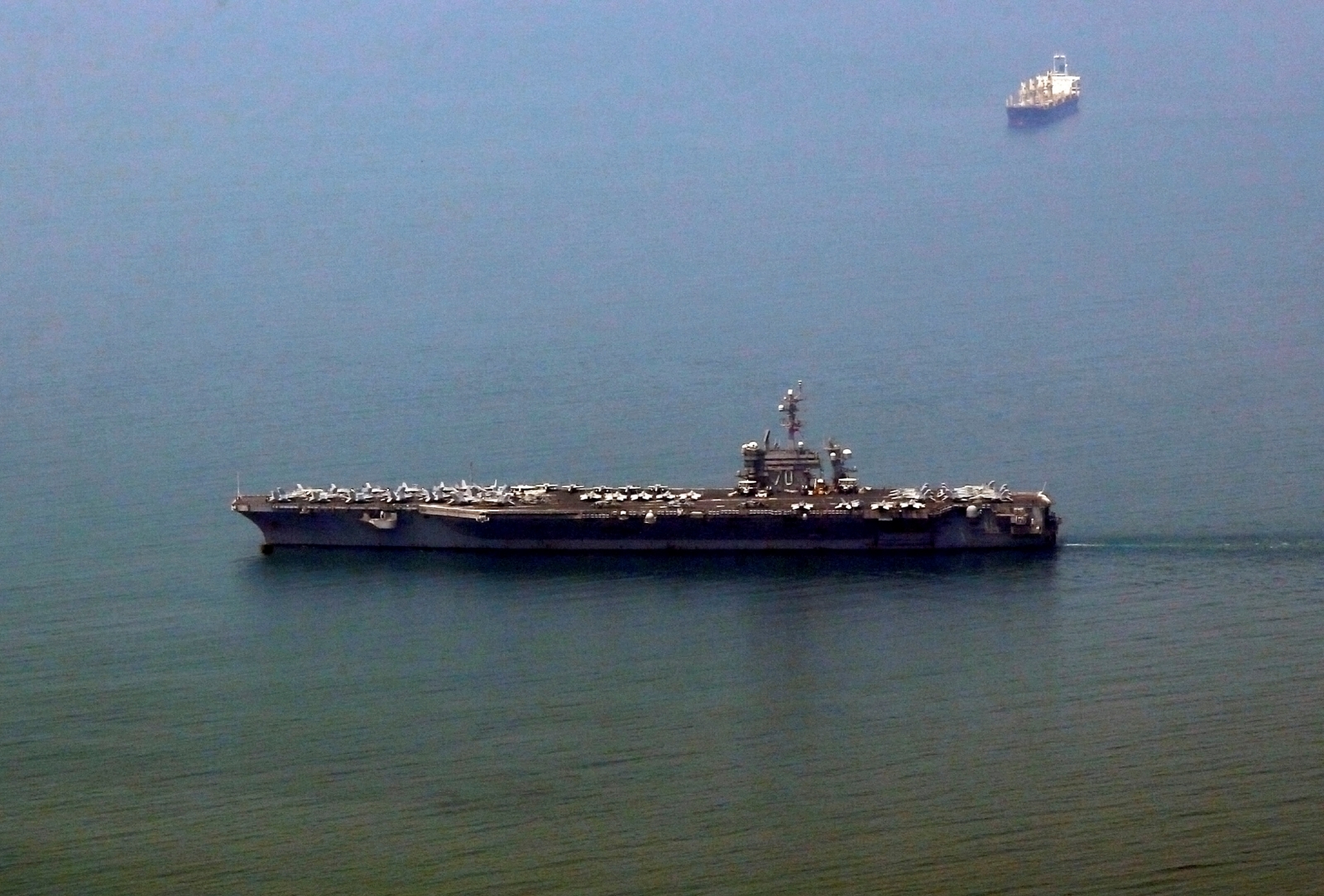 US aircraft carrier in Vietnam US aircraft carrier in Vietnam