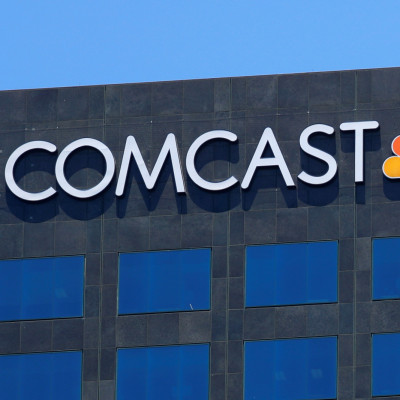 Comcast, Fox raise bids for Sky