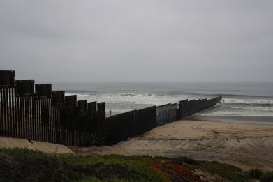 US Mexico border wall