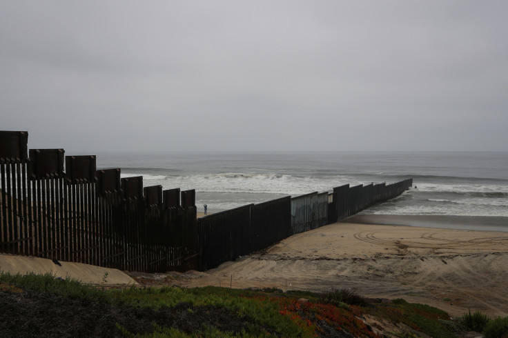 US Mexico border wall