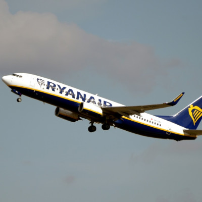 Ryanair net profits flatten