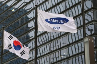Samsung plans to outsource production to China