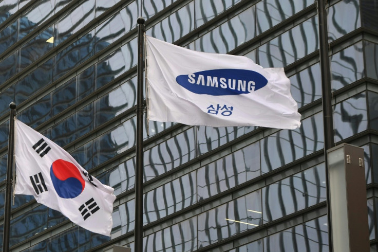 Samsung plans to outsource production to China