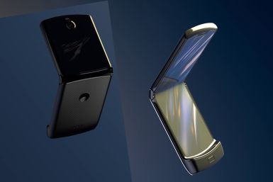 Motorola Razr hinge design prevents display crease