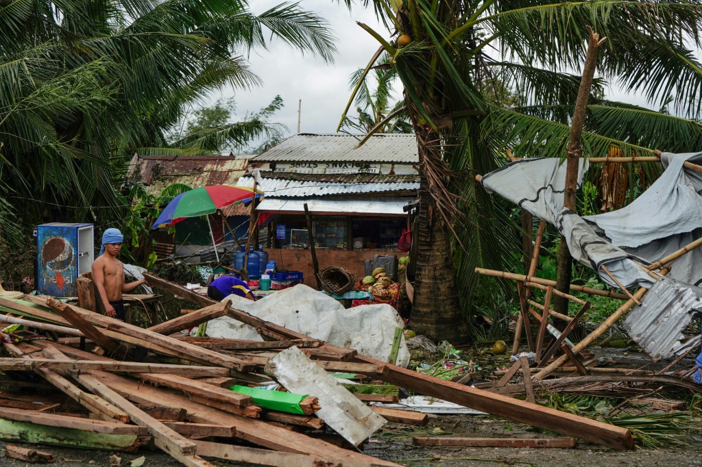 Typhoon Phanfone Kills At Least 16 In Philippines | IBTimes UK