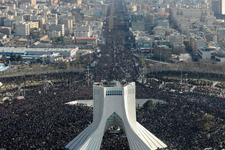 Mourners pay homage to Qasem Soleimani