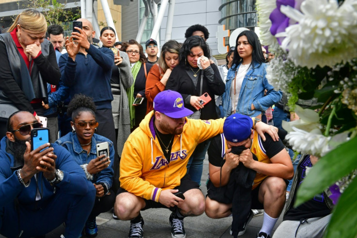 Fans mourn the death of Kobe Byrant