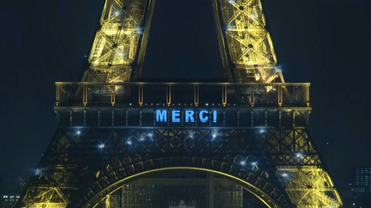 Eiffel Towers pays tribute to frontline health workers