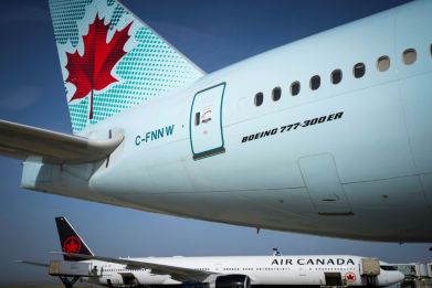 Air Canada to rehire laid off workers