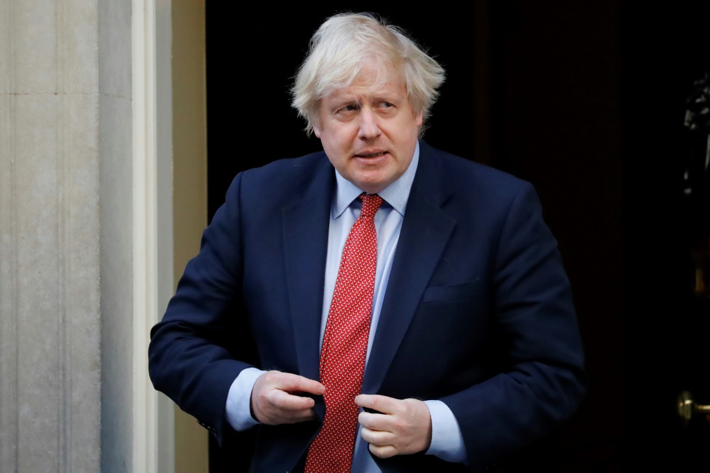 Boris Johnson offers visas for millions in Hong Kong