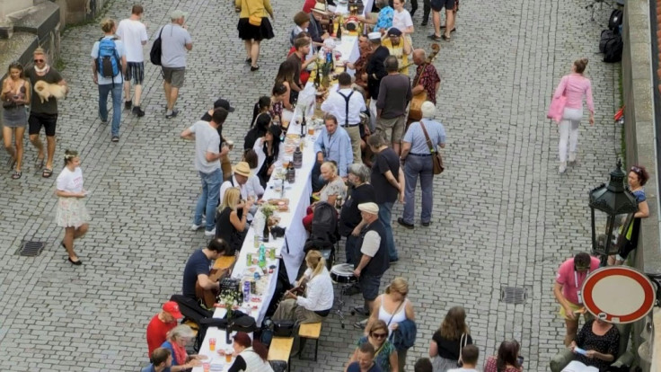 People celebrate end of virus in Prague