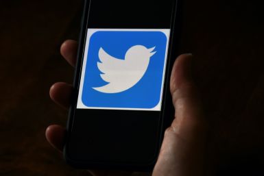 Twitter takes to subscription