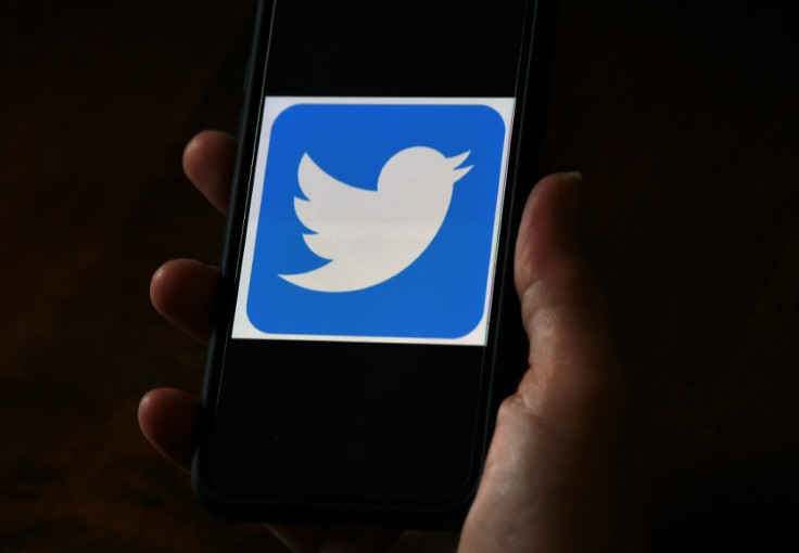 Twitter takes to subscription