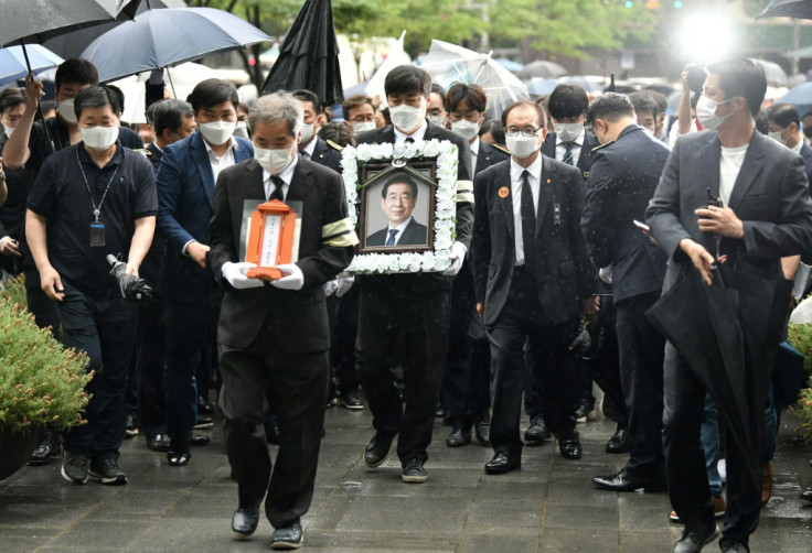 Seoul mayor's funeral help despite objections
