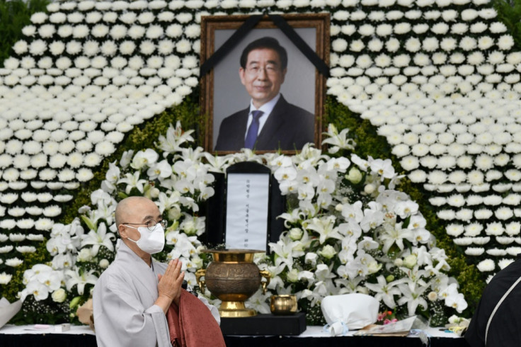 President Moon Jae-in sent flowers