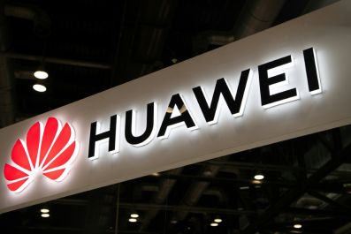 Britain bans Huawei