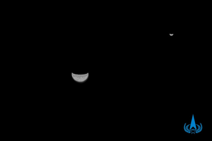 China's Mars probe photographs Earth and Moon