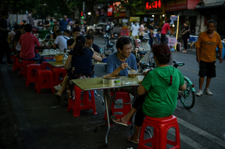 Outdoor diner in Wuhan