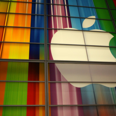 Apple becomes 1st US company to hit$2tn