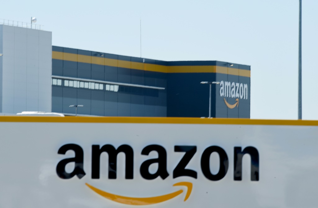 Amazon Gets US Approval To Fly Delivery Drones | IBTimes UK