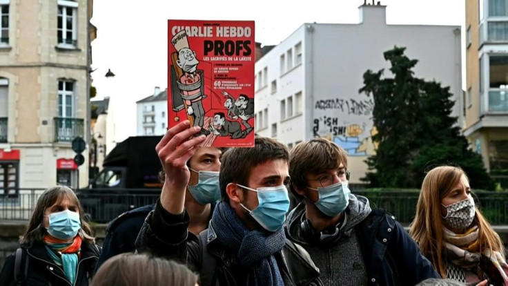 Teachers demonstrate in Paris