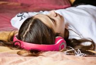 Sleeping with headphones Sleeping with headphones