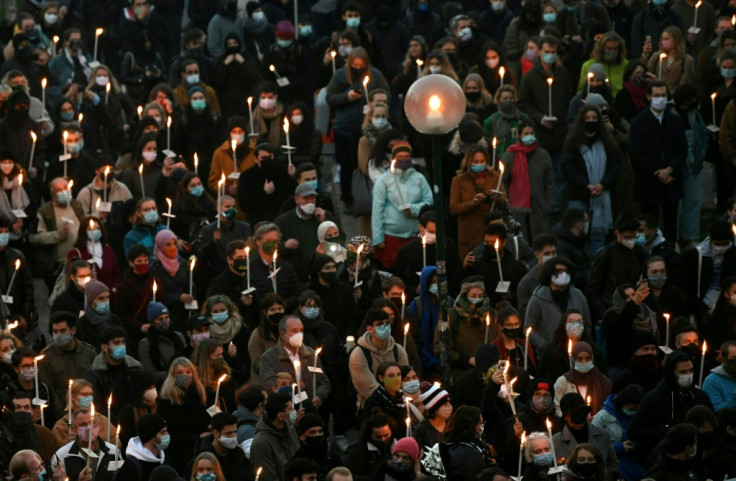 Candlelit vigil for victims of Vienna shooting