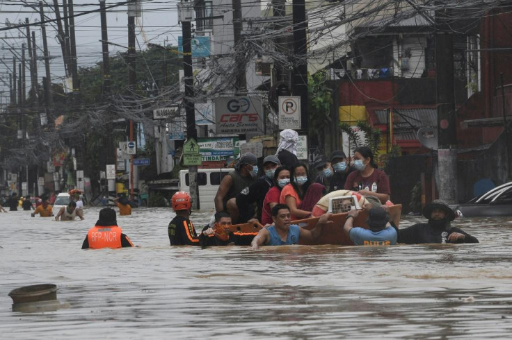 Rescuers in Manila