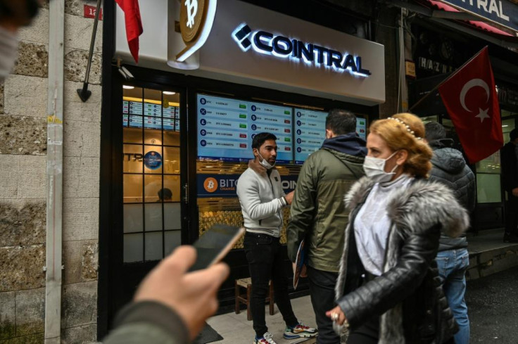 Istanbul's bitcoin change shop