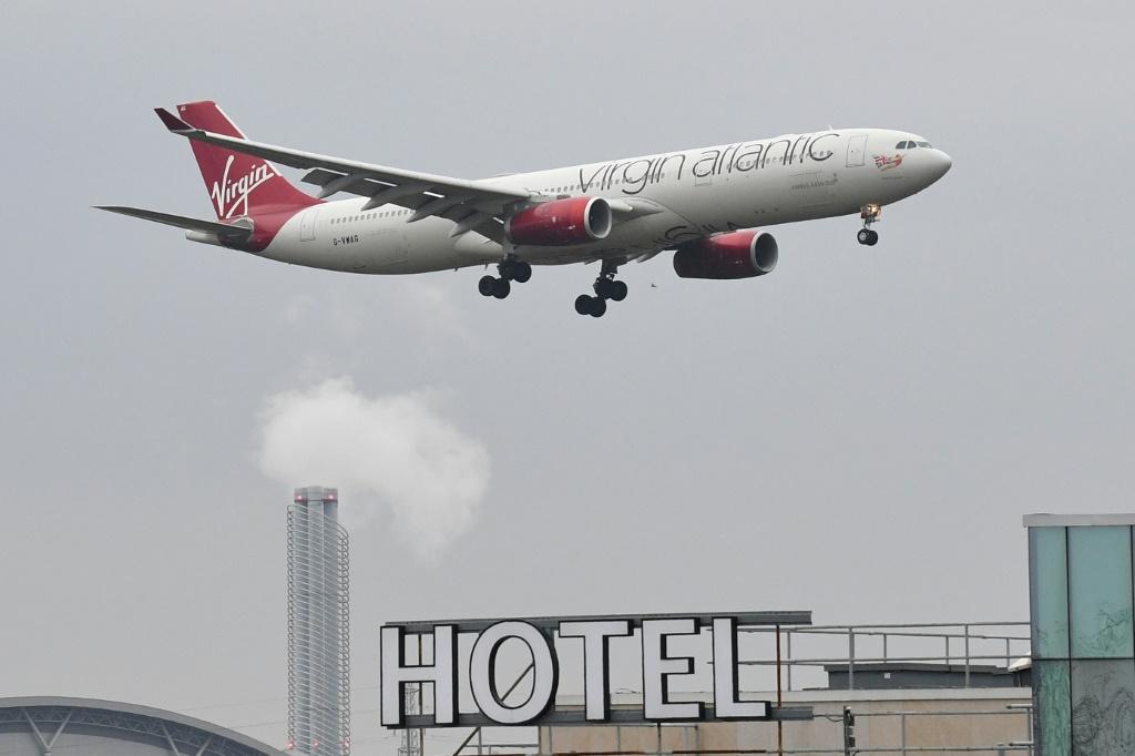 Un vol à destination de la Barbade effectue un atterrissage d’urgence à Manchester après que le cockpit se soit rempli de fumée