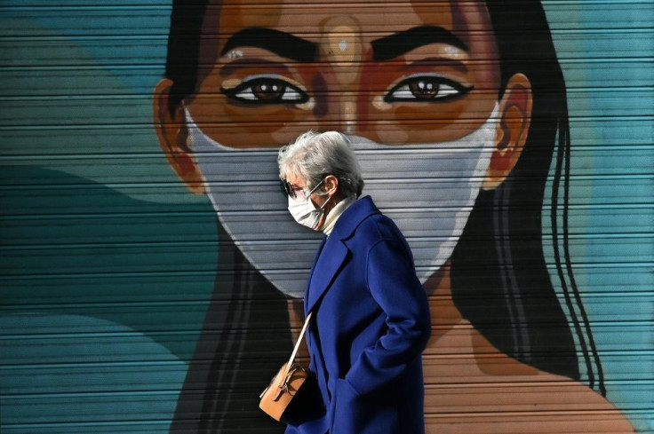 Man wearing face mask