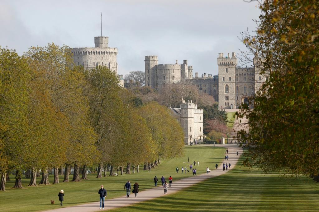 Windsor Castle intruder's ex-classmates dub him 'oddball'; father says he became isolated in lockdown thumbnail