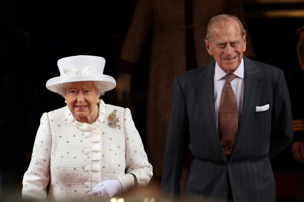 Queen Elizabeth II visits Prince Philip's retirement home for the first time after his death thumbnail