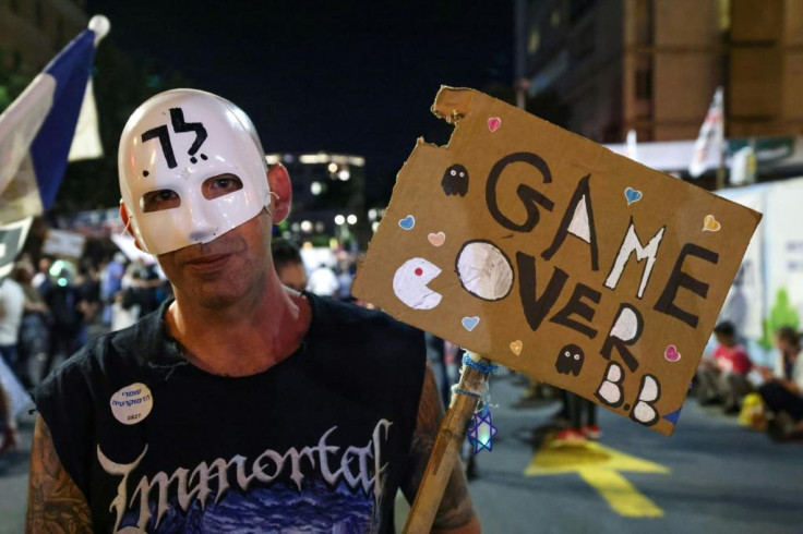 Anti-Nethanyahu protesters