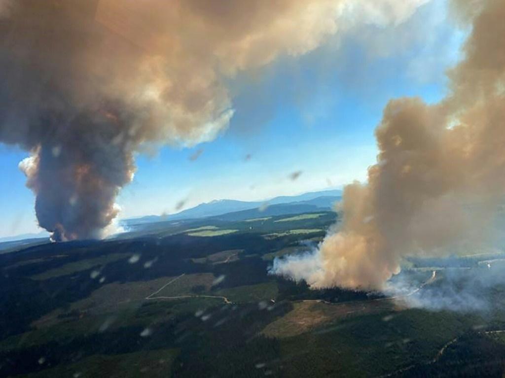 Approximately 1,000 evacuated as Canadian fires engulf town IBTimes UK