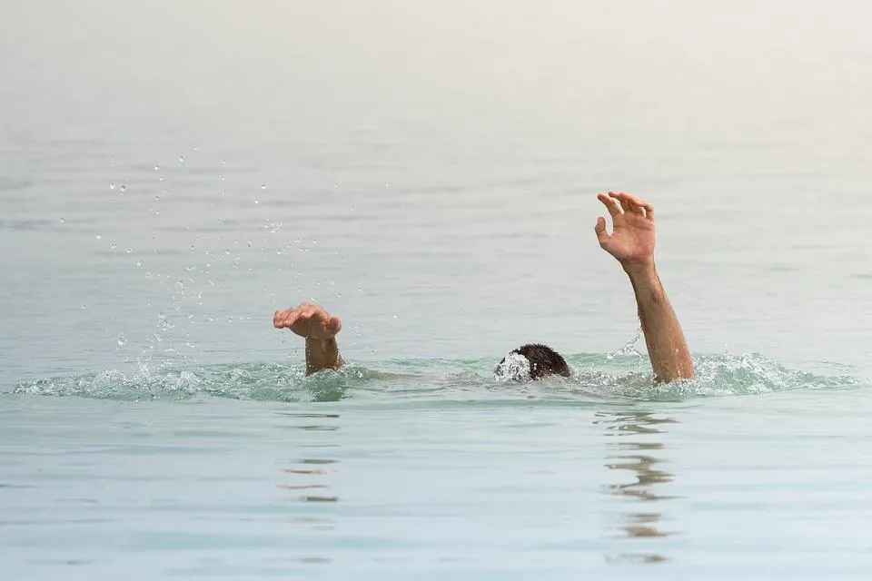 Teens die in 'tragic drowning incident' after one tried to save the other, report says - Vimarsana News