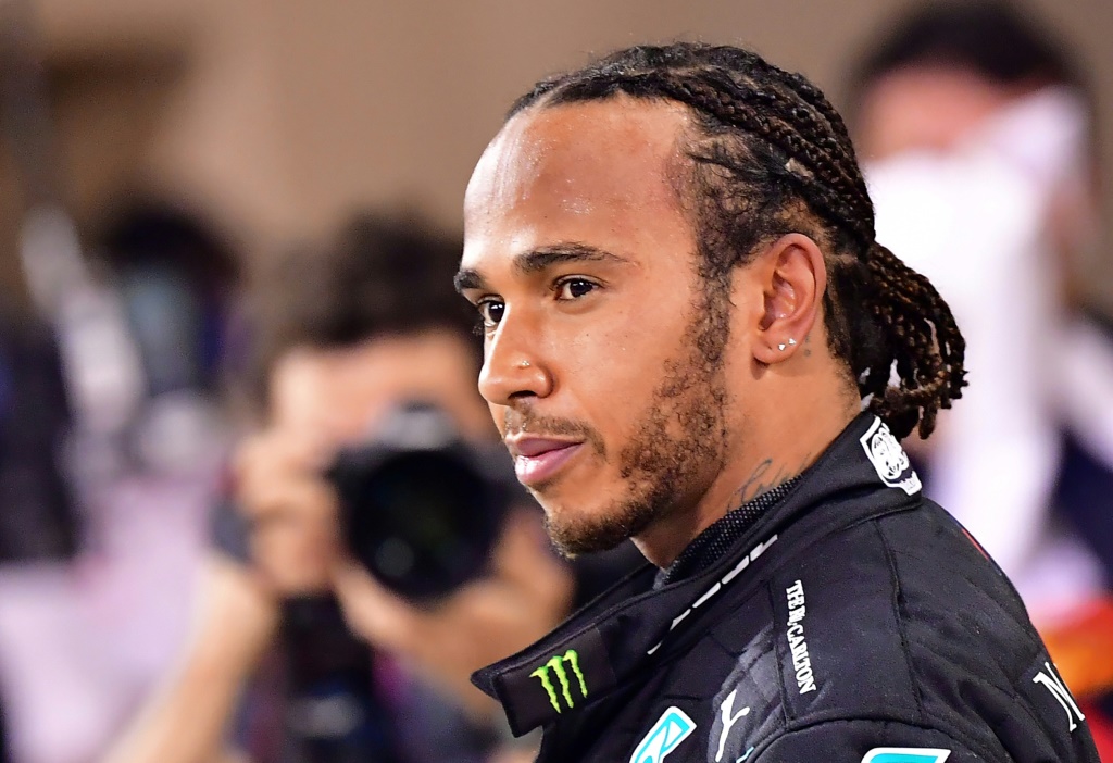 Lewis Hamilton accuses 2021 race stewards of bias, wants 'non-biased' officials thumbnail