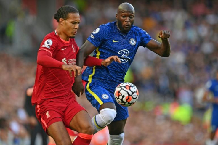 Virgil van Dijk (left) and Romelu Lukaku