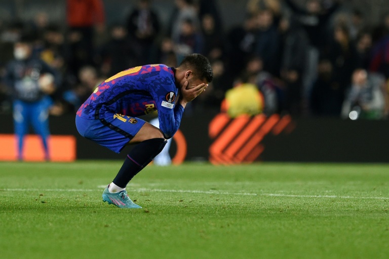 L’attaquant de Barcelone fond en larmes après des occasions manquées lors du tirage au sort de la Ligue Europa