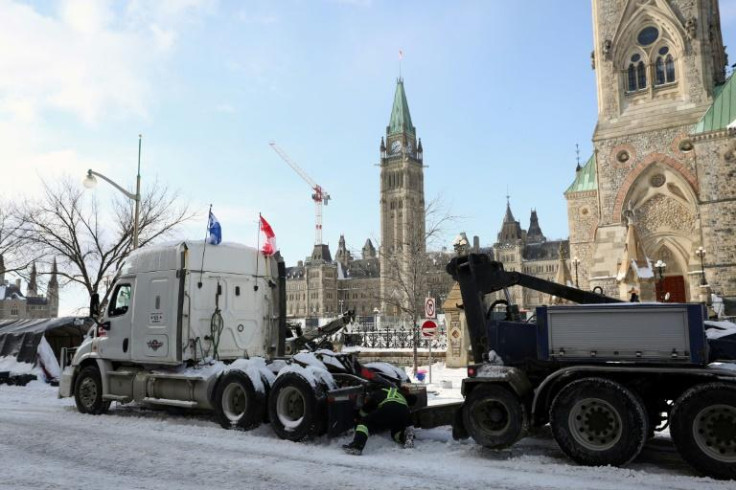 Le Canada proteste