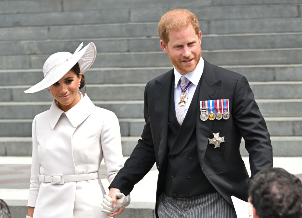 Meghan Markle se sent « soulagée » alors que le prince Charles est pris dans le scandale de « l’argent sale », selon une source