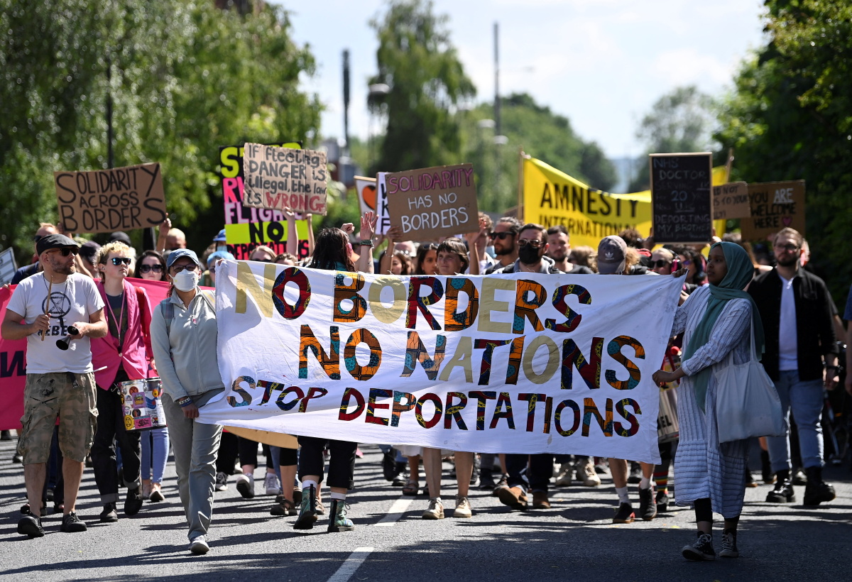 Uk Court Allows First Migrant Deportation Flight To Rwanda Ibtimes Uk