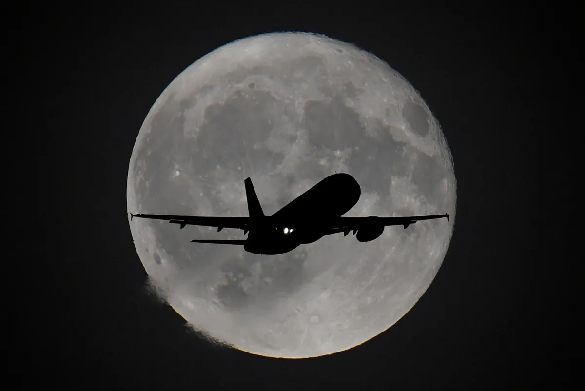 'Perfect Storm' For Airlines Facing Strong U.S. Dollar And High Oil Prices - Vimarsana News